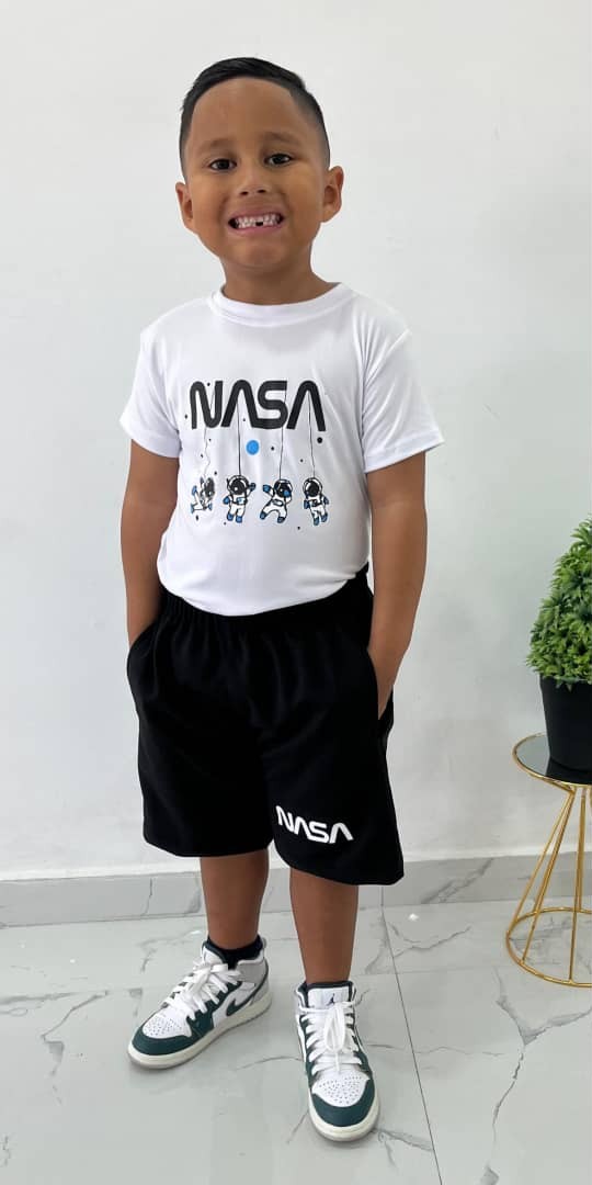 Conjunto de niño nasa
