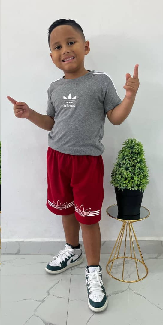 Conjunto niño Adidas