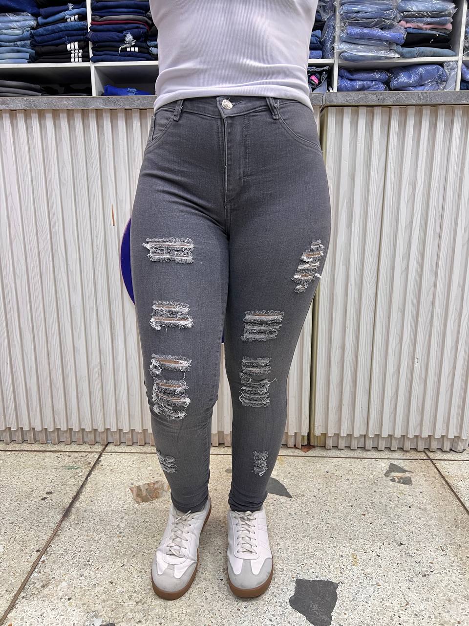Pantalón jean roto dube jeans